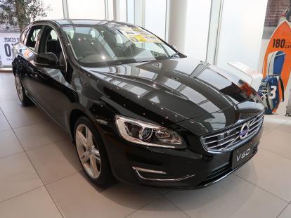 V60 オニキスブラックメタリック-1