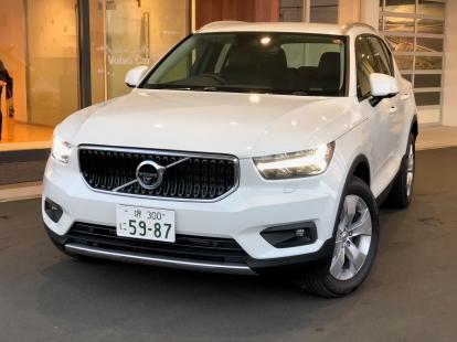 【日本カーオブザイヤー】XC40 T4 MOMENTUM AWD アイスホワイト