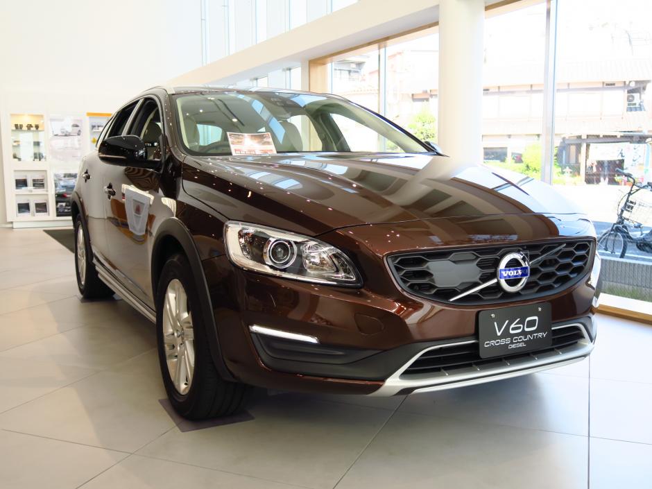 １１月限定１台!! V60CrossCountry D4 SE