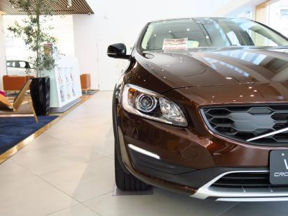 ボルボ V60とフォルクスワーゲン パサートヴァリアントのスペック、インテリア、快適装備などを比較！