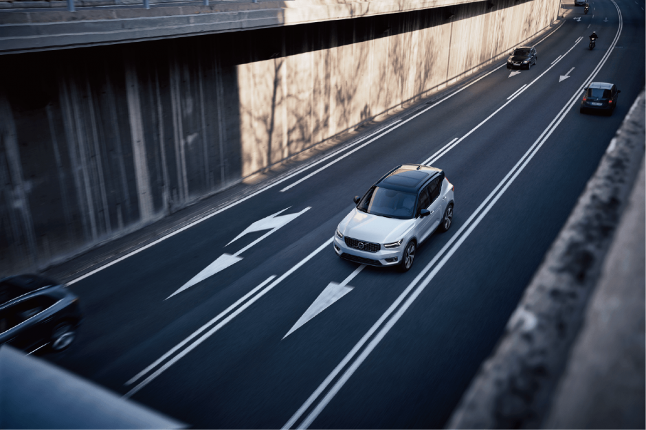 ボルボ XC40 T4とフォルクスワーゲン ティグアン TSIコンフォートラインのスペック、標準装備を比較!