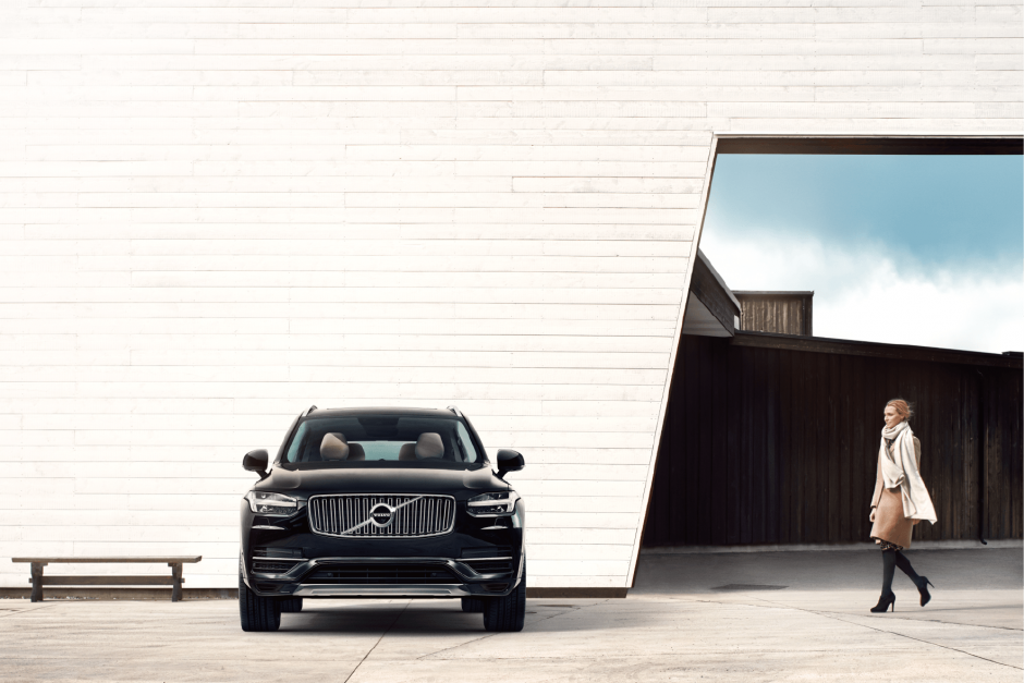 ボルボ XC90 T5 AWD モメンタムとマツダ CX-8 XDのスペック、標準装備を比較！