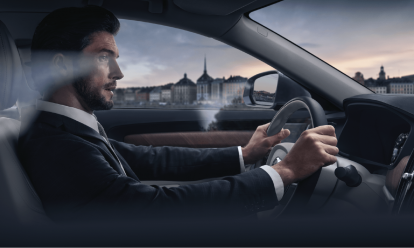 ボルボ S90 T5 モメンタムとフォルクスワーゲン アルテオン Rライン 4モーションのスペック、標準装備を比較!