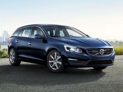 ボルボ S60 D4 タックとフォルクスワーゲン パサート TDI エレガンスラインのスペック、装備比較