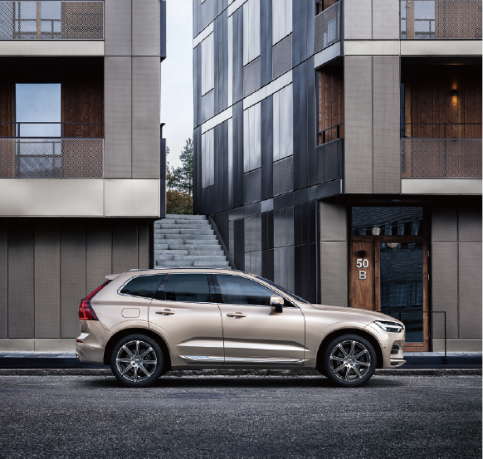 ボルボ XC60 T5 AWD インスクリプションとアルファロメオ ステルビオを比較！