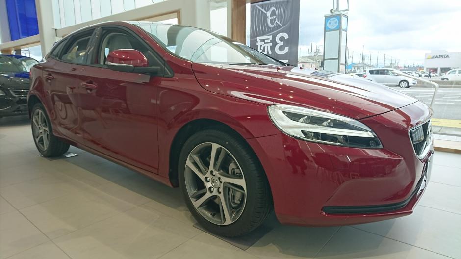 V40とV40クロスカントリーの特別仕様車をご紹介！