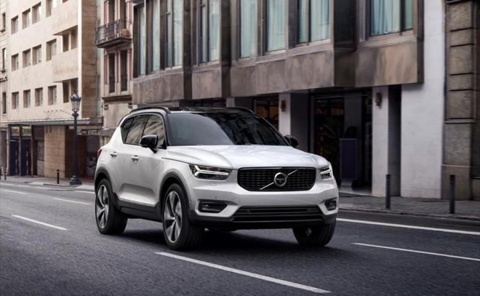 ボルボ XC40とアウディ Q2のモデル内容と安全装備をご紹介！