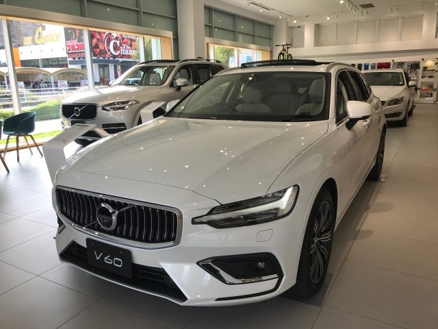 ほよよ【正規品】クリスタルボウル☆8インチE+10＆６インチA-20❤️ NEW V60｜ネクステージのボルボ正規販売店