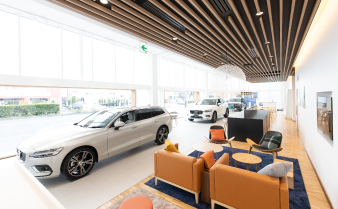 ボルボ・カー 福岡東(福岡県福岡市東区)のショールーム1